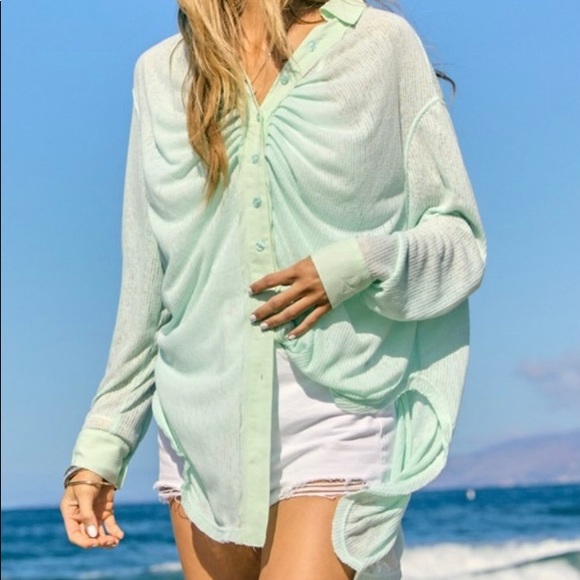 Lightweight button down tunic - Picture 2 of 4